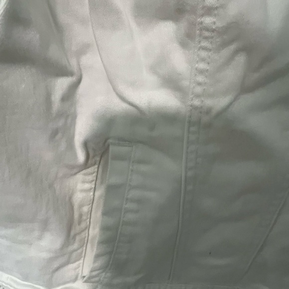 Style & Co. Denim White Jean Jacket Lightweight Denim Style - Picture 4 of 7